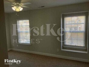 1820 Creek Oak Cir in Fuquay Varina, NC - Building Photo - Building Photo
