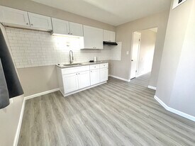 24833 Lauren Ave in Warren, MI - Building Photo