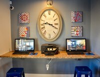 Resident computer center - The Landing At Riverlake Apartamentos in Sacramento, California