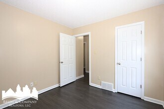 1092 Cross Wood Ln in Cordova, TN - Building Photo - Building Photo