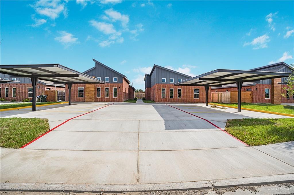 10 Hidden Hls St in Mission, TX - Building Photo