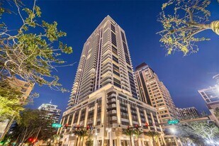 275 1st Ave S in St. Petersburg, FL - Building Photo