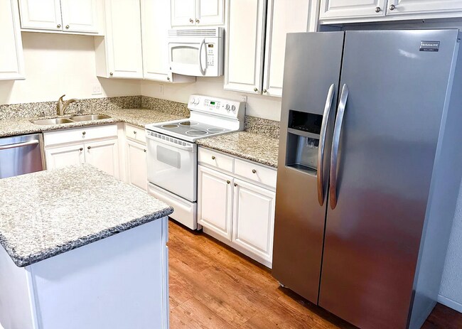 10460 Caminito Sulmona in San Diego, CA - Building Photo - Building Photo