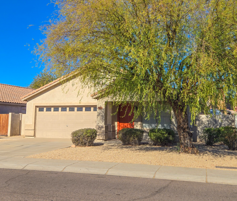 7464 W Lone Cactus Dr in Glendale, AZ - Building Photo