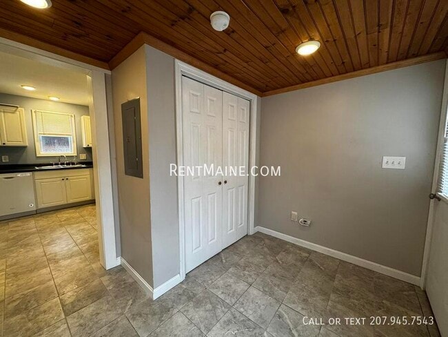 126 Western Ave in Waterville, ME - Building Photo - Building Photo