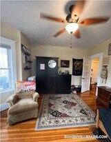 121 Liberty Rd, Unit 3 in Somerville, MA - Building Photo