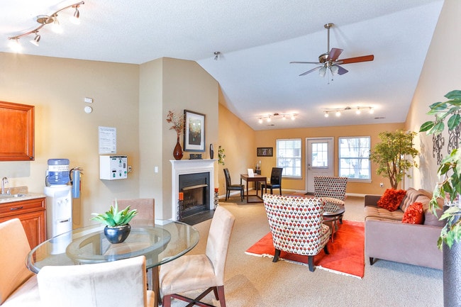 Sharon Pointe Apartment Homes in Charlotte, NC - Foto de edificio - Interior Photo