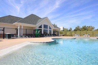 Vida Apartments in St. Charles, MO - Building Photo - Other