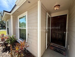 4578 Blue Stream Ln N in Jacksonville, FL - Foto de edificio - Building Photo