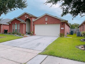 9626 Winter Bloom Ln in Houston, TX - Foto de edificio - Building Photo