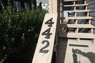 442 3rd St, Unit A in California, PA - Building Photo - Building Photo