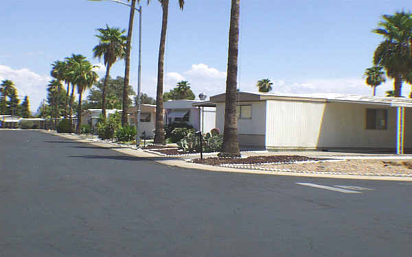 Villa Carmel Mobile Home Park in Phoenix, AZ - Building Photo - Building Photo