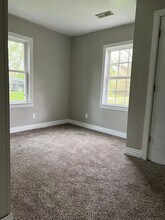 2757 W Walnut St in Springfield, MO - Building Photo - Building Photo