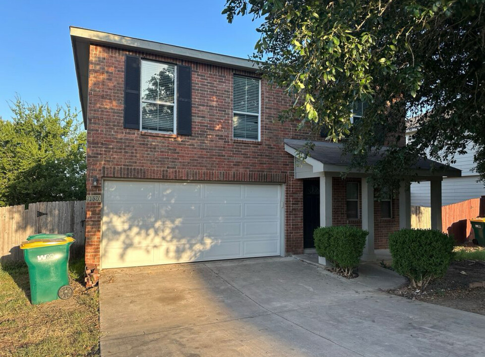 9030 Sahara Woods in Universal City, TX - Building Photo