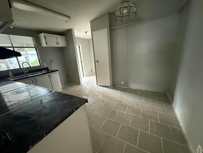 9301 SE 61st Dr in Okeechobee, FL - Building Photo - Building Photo