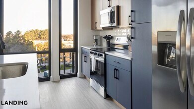 1007 S Mint St in Charlotte, NC - Building Photo - Building Photo