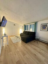 6327 Blackberry St in Anchorage, AK - Building Photo - Building Photo