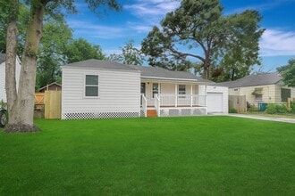 908 Thomas Ave in Pasadena, TX - Building Photo - Building Photo