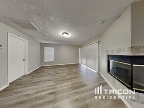 15130 Heathridge Dr in Tampa, FL - Building Photo - Building Photo