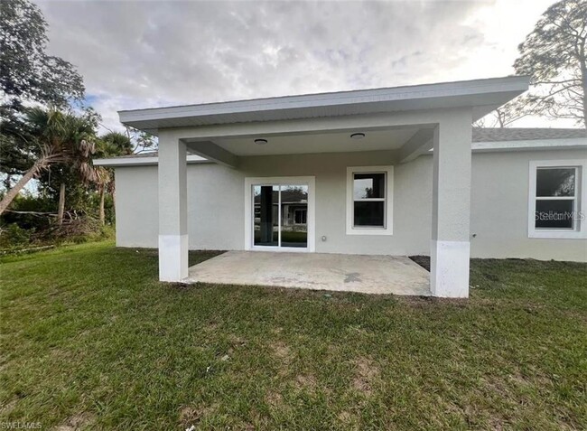 178 Green Pine Park in Rotonda West, FL - Foto de edificio - Building Photo