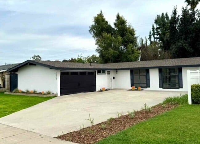 property at 2324 W Palm Ave