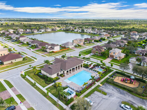 9858 E Villa Cir in Vero Beach, FL - Foto de edificio - Building Photo