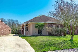 5613 Ducros Dr, Unit 3 in Baton Rouge, LA - Building Photo - Building Photo