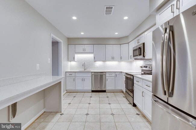 2313 McGregor Ct in Vienna, VA - Building Photo - Building Photo
