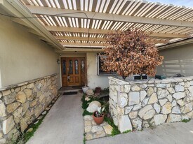 11665 Babbitt Ave in Granada Hills, CA - Building Photo