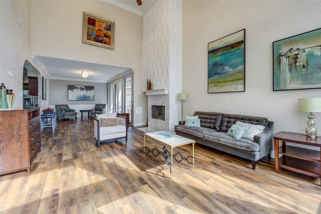 2527 Potomac Dr in Houston, TX - Building Photo