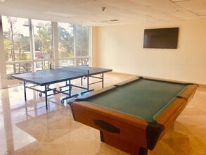 3500 Coral Way, Unit 704 in Coral Gables, FL - Foto de edificio - Building Photo