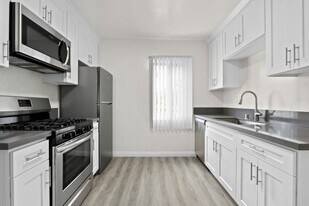 1824 16th St, Unit 8 in Santa Monica, CA - Building Photo