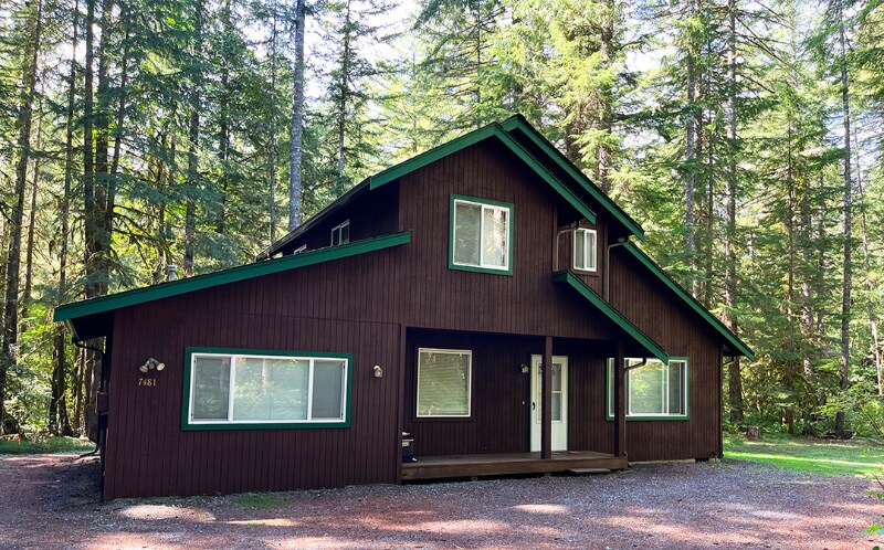 7481 Miller Way in Deming, WA - Building Photo