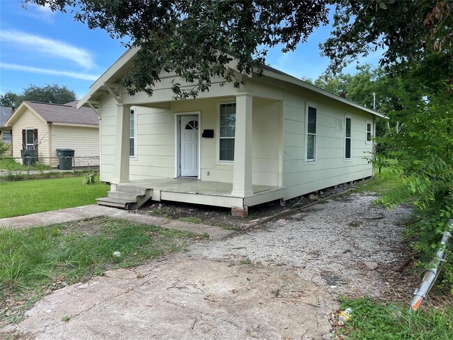 1926 Thomas Blvd in Port Arthur, TX - Building Photo - Building Photo