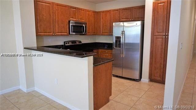 233 Las Brisas Cir in Weston, FL - Building Photo - Building Photo
