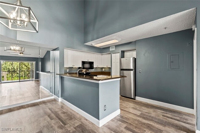 property at 1270 Wildwood Lakes Blvd