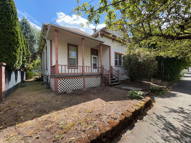 property at 3044 SE 10th Ave