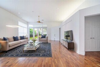 2519 Bay Pointe Ct in Weston, FL - Building Photo - Building Photo
