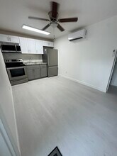 626 37th St in West Palm Beach, FL - Foto de edificio - Building Photo