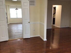 2863 Coors Park Ct in Falls Church, VA - Foto de edificio - Building Photo