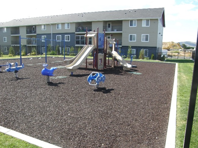 Castle Creek Apartments in Yakima, WA - Building Photo - Building Photo