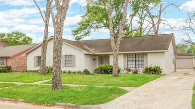 5411 Brian Haven Dr in Houston, TX - Building Photo - Building Photo