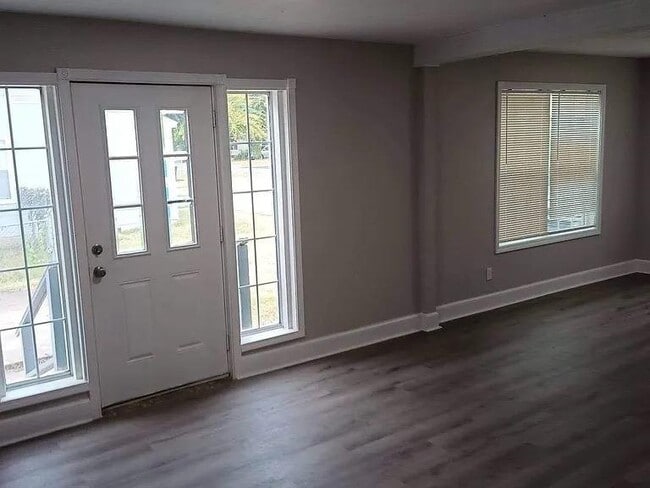 property at 5747 S Quincy Pl