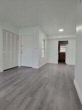 7610 SW 82nd St in Miami, FL - Building Photo - Building Photo