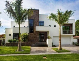 356 Bayview Dr NE in St. Petersburg, FL - Building Photo