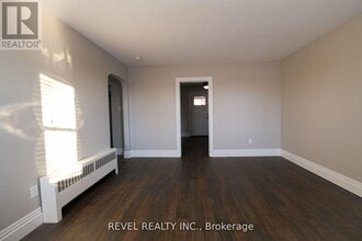 350 Simcoe St N in Oshawa, ON - Building Photo - Building Photo