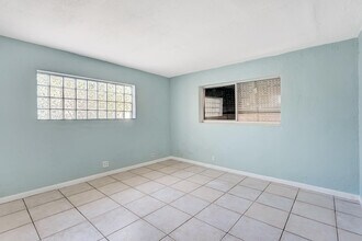 700 NW 2nd Terrace in Deerfield Beach, FL - Building Photo - Building Photo