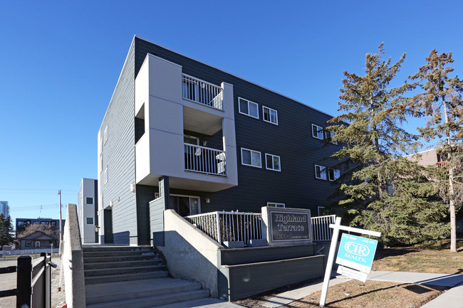 Highland Terrace in Calgary, AB - Building Photo - Building Photo