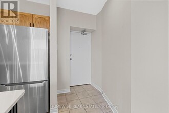 3635-3635 Dundas St W in Toronto, ON - Building Photo - Building Photo