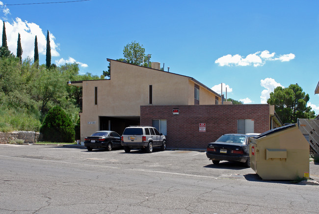 5209 Carousel in El Paso, TX - Building Photo - Building Photo